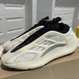 Adidas YEEZY 700 V3 "Azael"